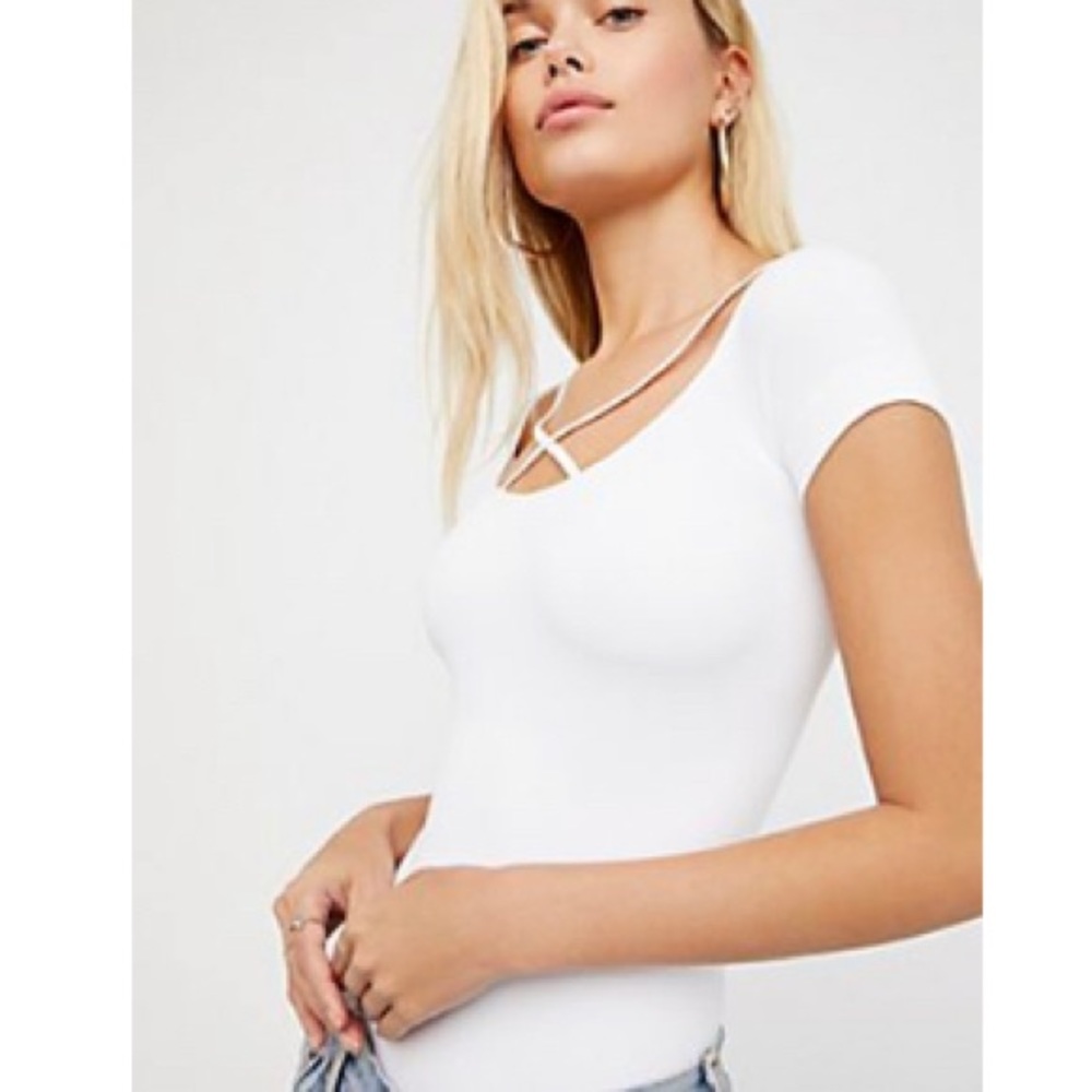 FREE PEOPLE•Strappy Shoulder Cami